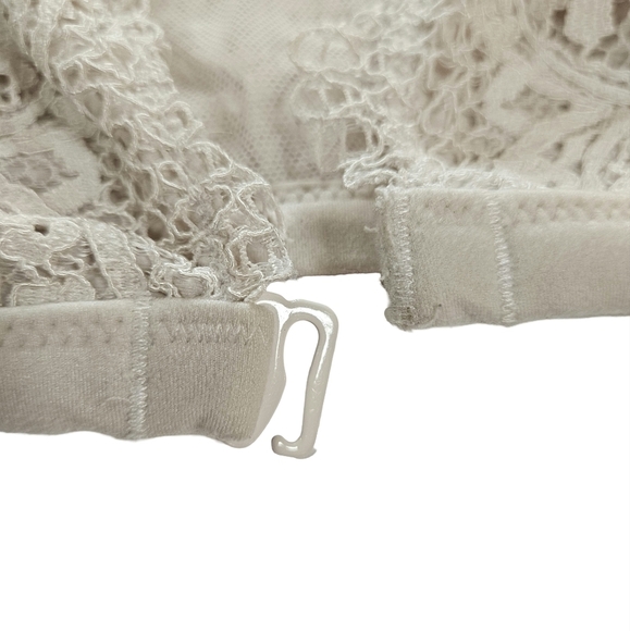 Victorias Secret Off White Lace Bralette, Size M, Adjustable Straps, Fro… - Picture 6 of 12